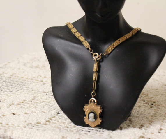 Miriam Haskell Book Chain Necklace? | Collectors Weekly